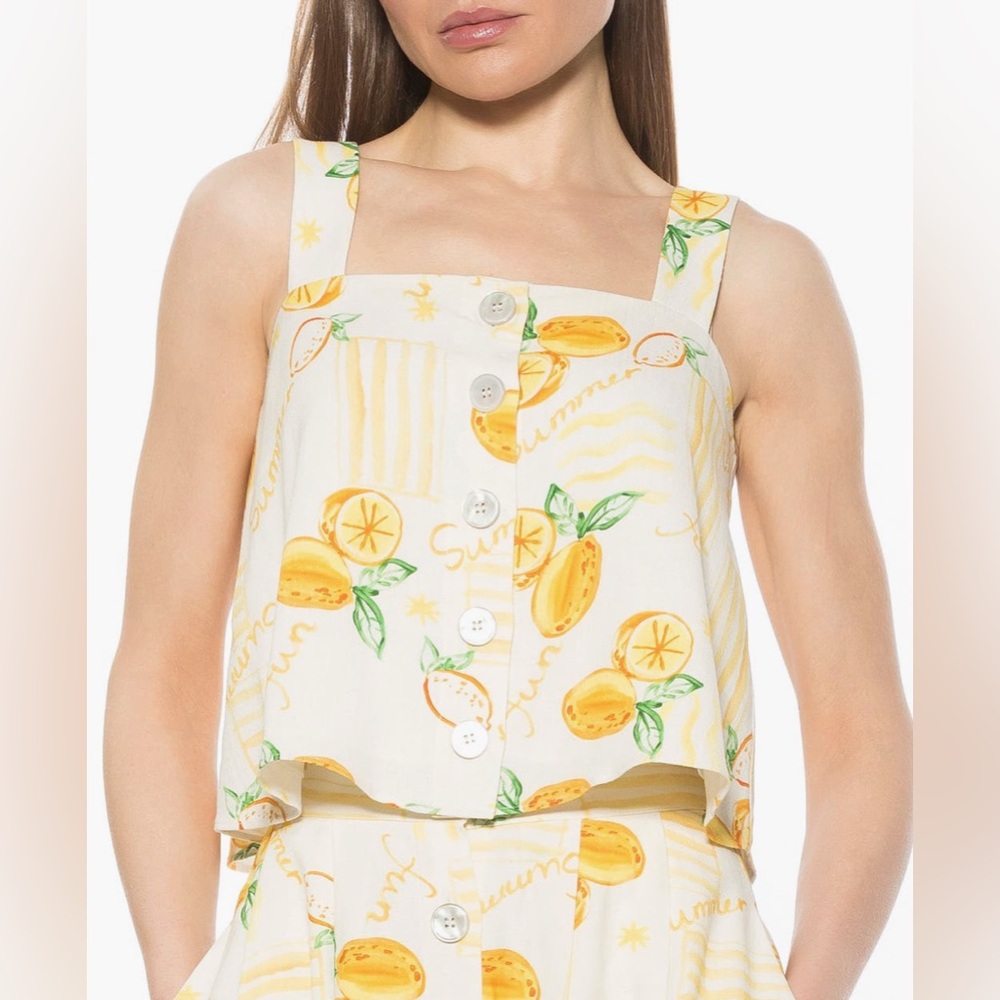 NEW…Alexia Admor Elena Button-Front Top